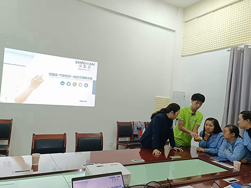 深国安技术人员现场技术指导